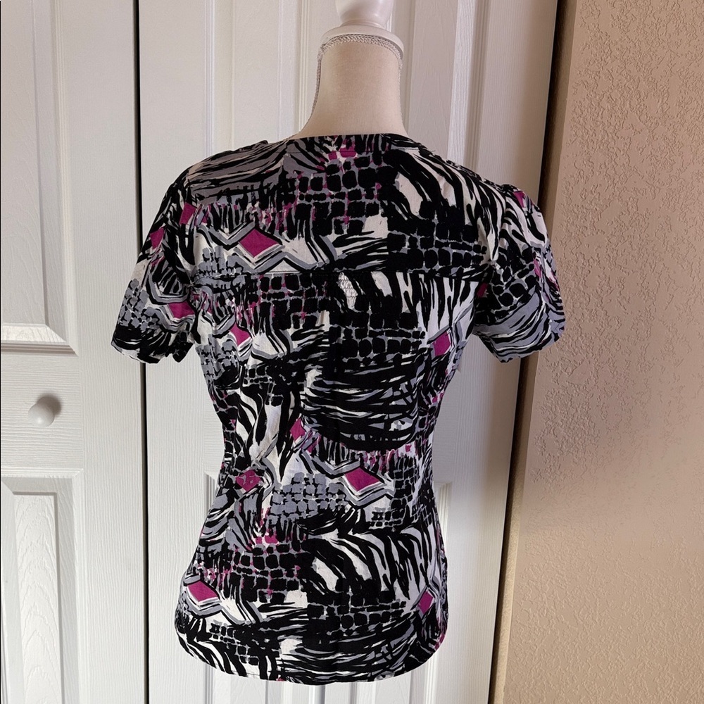Grey's Anatomy Abstract Black and Pink Short Sleeve Scrub Top - Picture 3 of 3